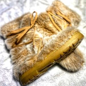 COPY - 🦋 y2k L.E.I. furry boots! 🍒